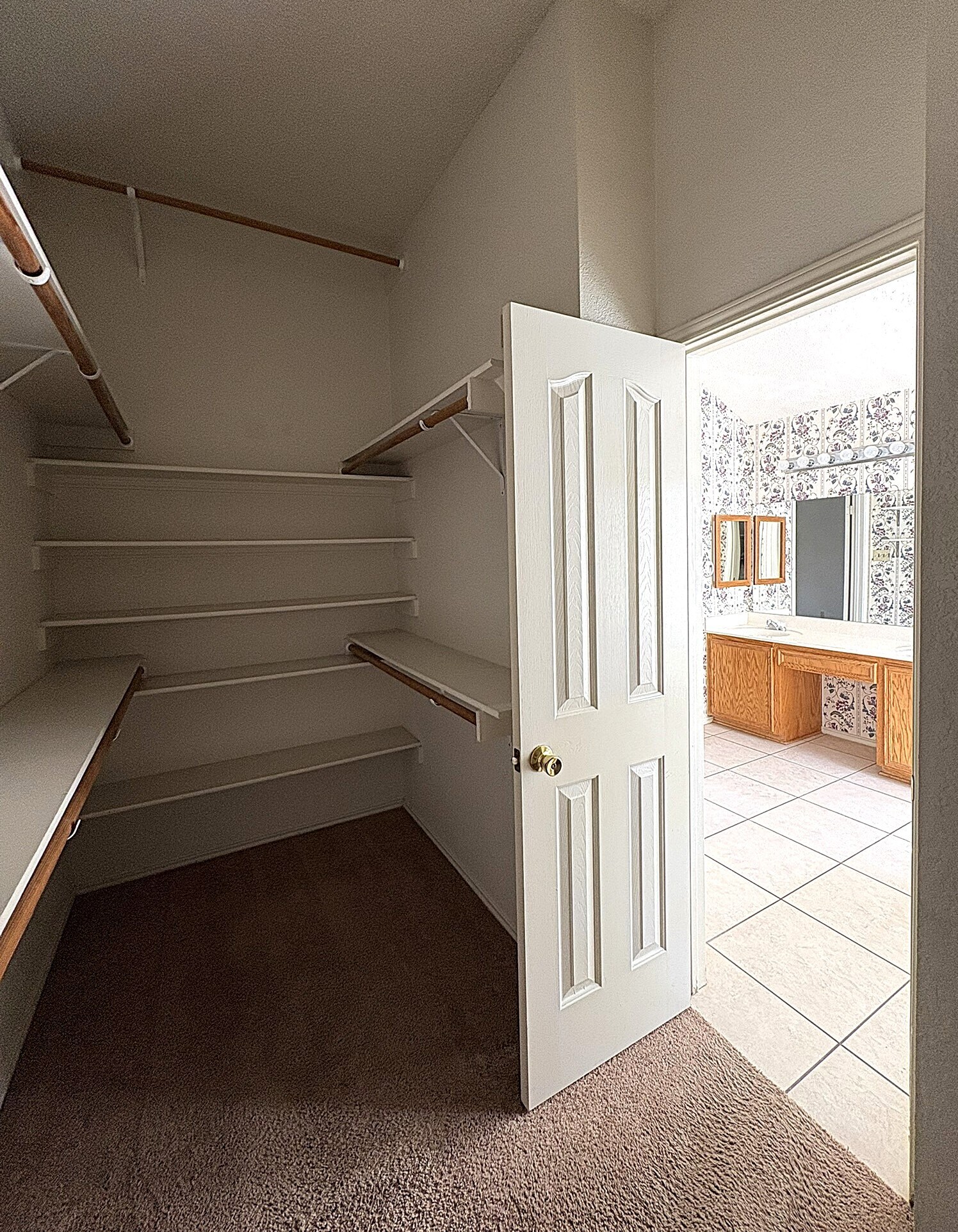 Building Photo - 607 Ottawa Dr