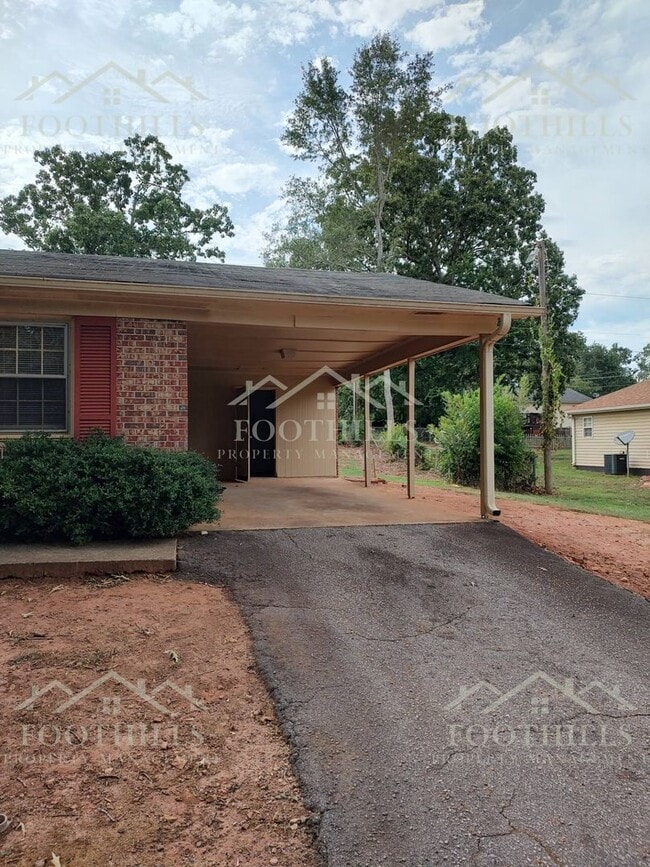 Building Photo - 3-Bedroom Rental Near Anderson University