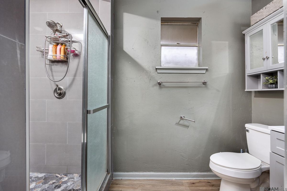 Building Photo - 7944 Santa Barbara Dr