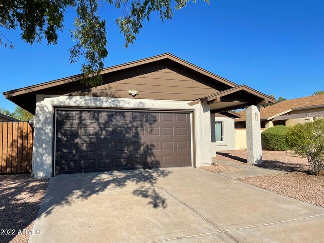Building Photo - 812 N 86th Pl
