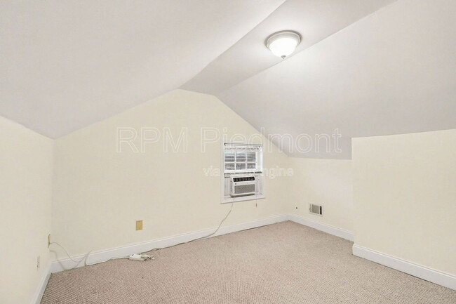 Building Photo - 160 Ormond St SE