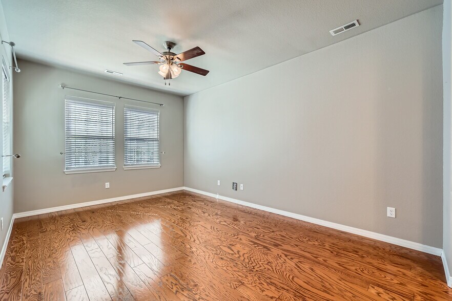 Building Photo - 8883 White Prairie Vw