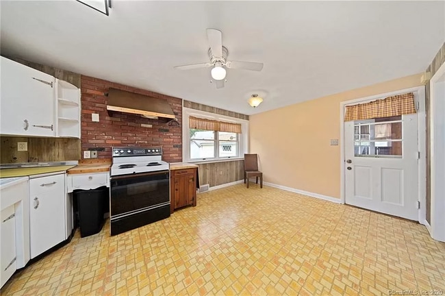 Building Photo - 73 Wepawaug Dr