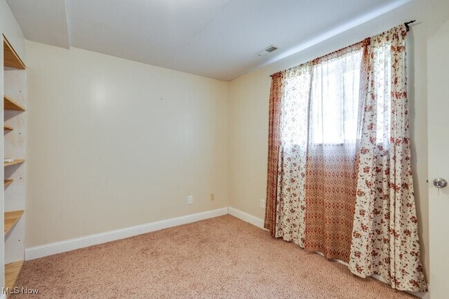 Building Photo - 155 Granite Dr