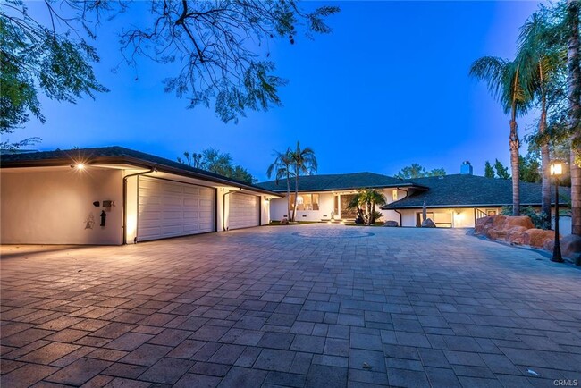 Building Photo - 4854 Nomad Dr