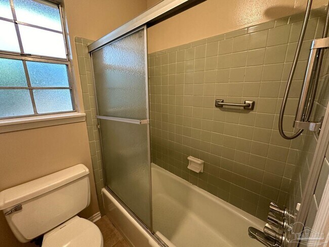 Building Photo - 3660 Buford Cir
