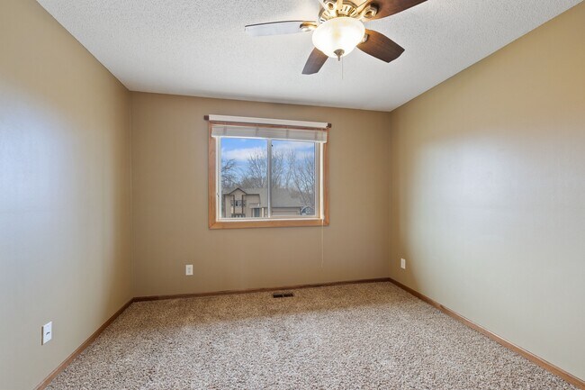 Building Photo - 16940 Glencoe Ave