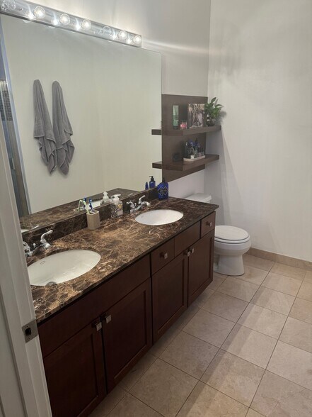 Building Photo - 700 N Larrabee St