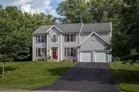 Building Photo - 3 Lilac Ln