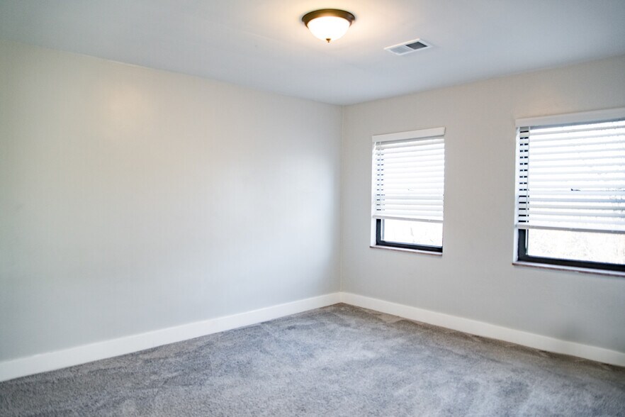Building Photo - 153 Morrison Dr