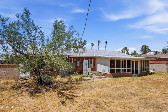 Building Photo - 4026 E Alhambra Pl