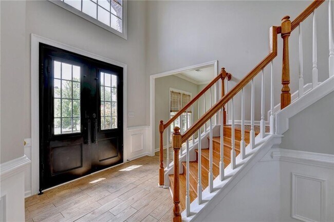 Building Photo - 2835 Crestmont Ct