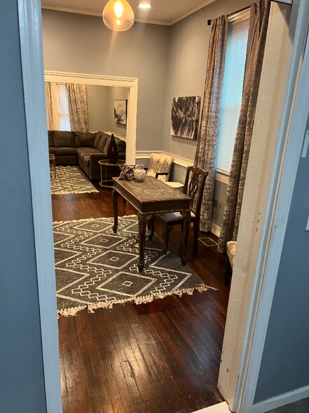 Primary Photo - 514 W 38th St