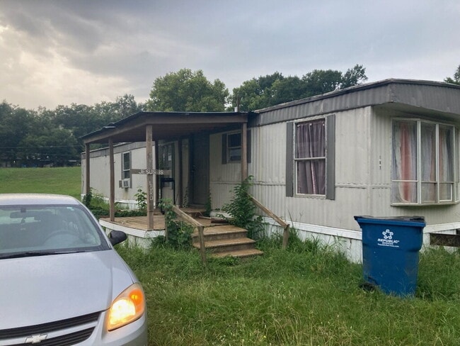 Building Photo - Handyman Special in Rusk! Fixer-Upper Mobi...