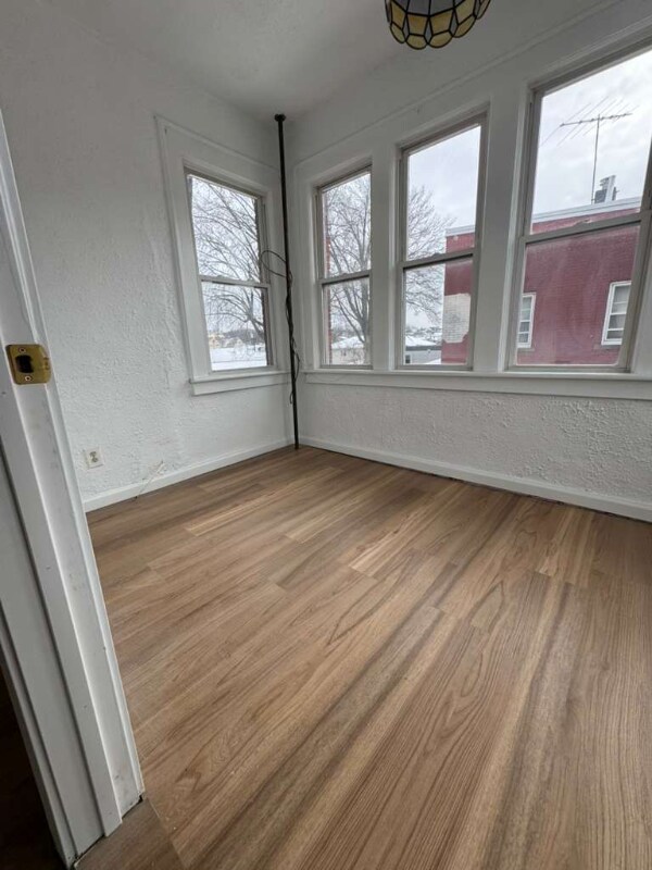 Building Photo - 334 Midland Ave