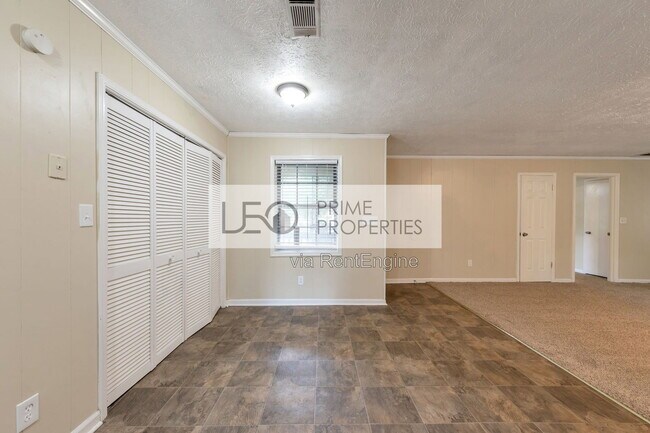 Building Photo - 5835 Bearing Way