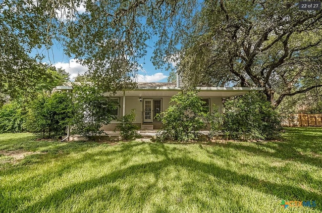 Building Photo - 1701 Century Oaks Dr