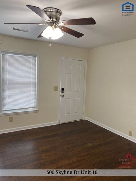 Building Photo - 500 Skyline Dr