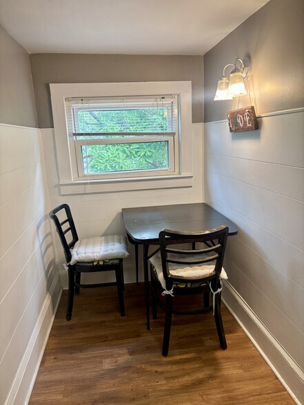 Eating area - 606 Dewey Ave