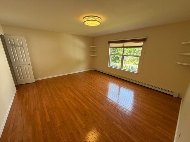 Building Photo - 109 Adirondack Dr