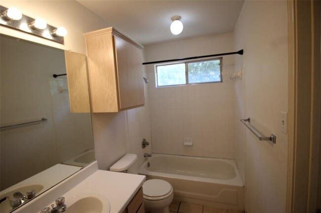 Building Photo - 9702 Nightjar Dr