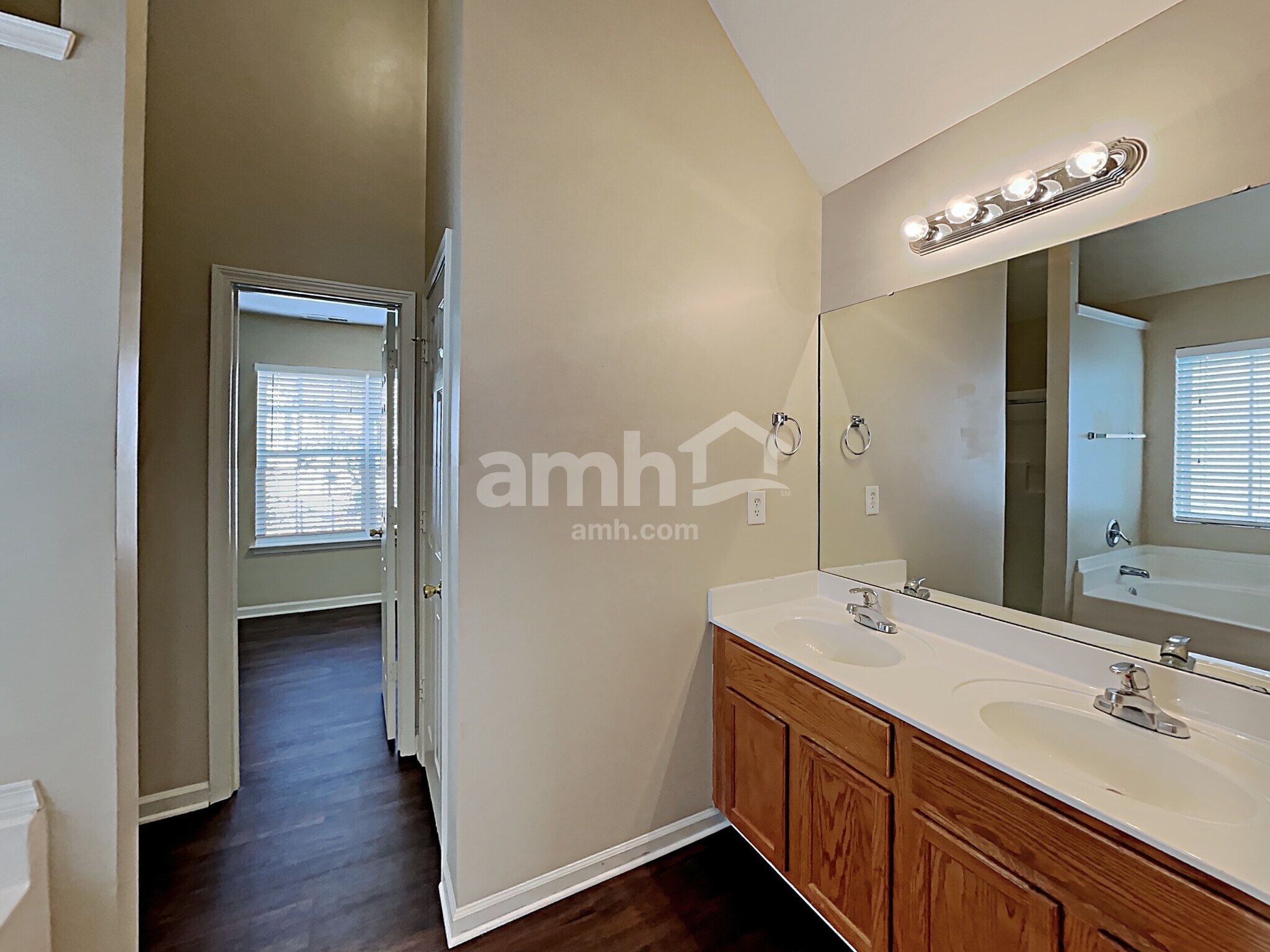 Building Photo - 4227 Springhaven Dr