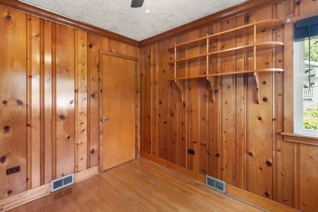 Building Photo - 559 Bailey St