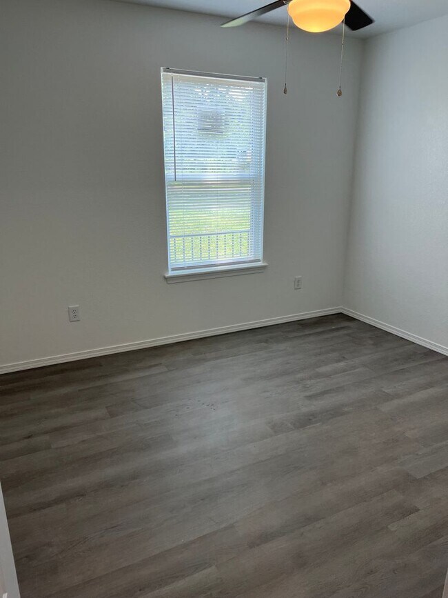 Building Photo - COX-POPLAR ST