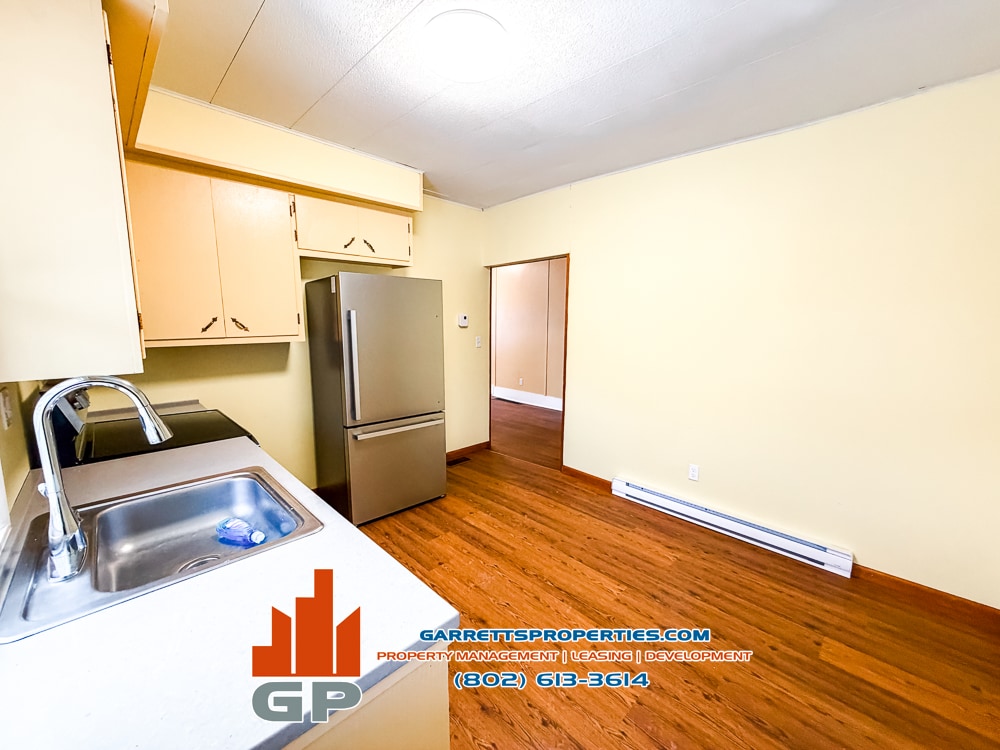 Building Photo - 36 Maple Ave