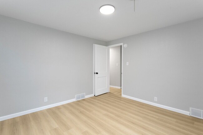 Building Photo - 1129 W Beale St