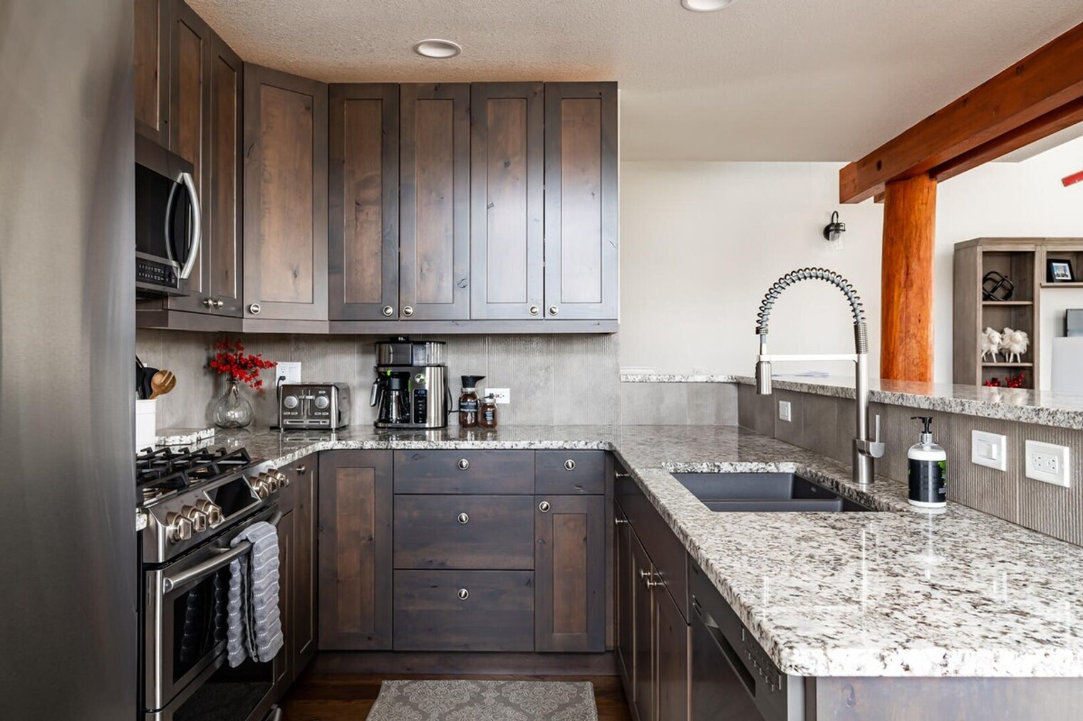 Building Photo - c1 Saddle Ridge Rd