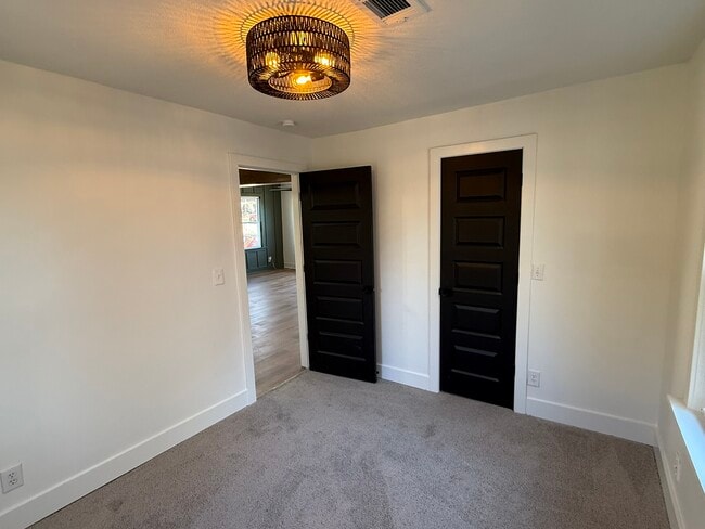 Building Photo - 3746 N Garfield Ave