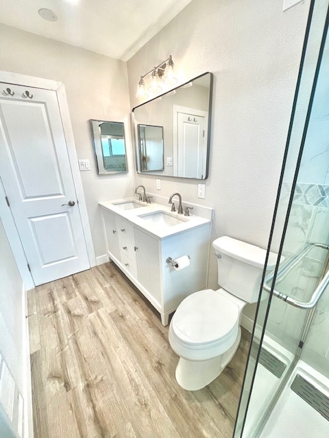 Bathroom photo #2 - 1327 La Palma St