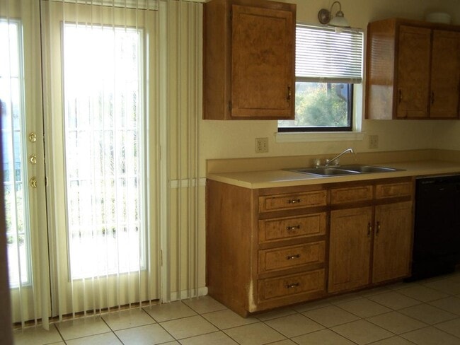 Building Photo - 205 Jason Dr