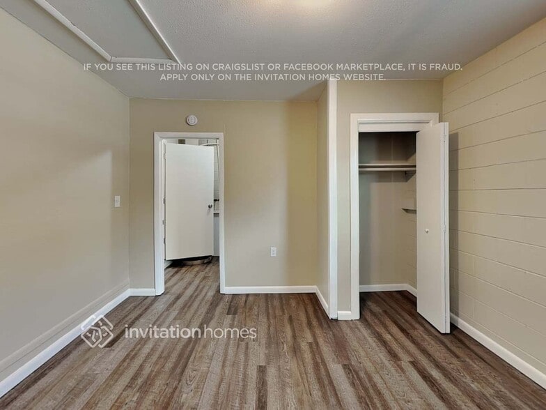 Building Photo - 5695 Deerfield Rd