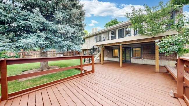 Building Photo - Amazing 4 Bed/3 Bath SFH Backing to Walnut...