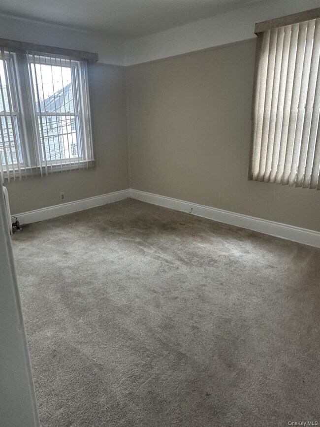 Building Photo - 7 Starks Pl