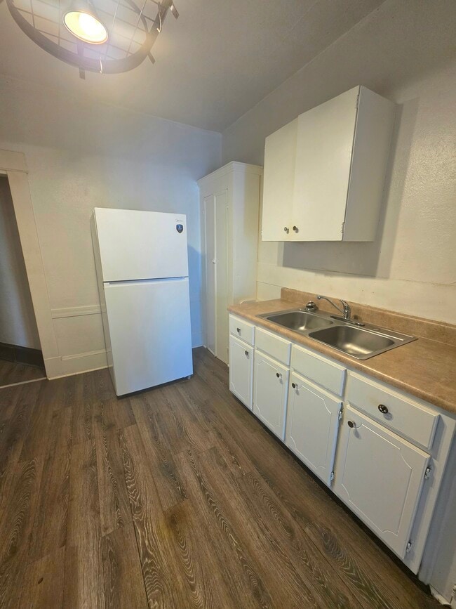 Building Photo - Kenan Street