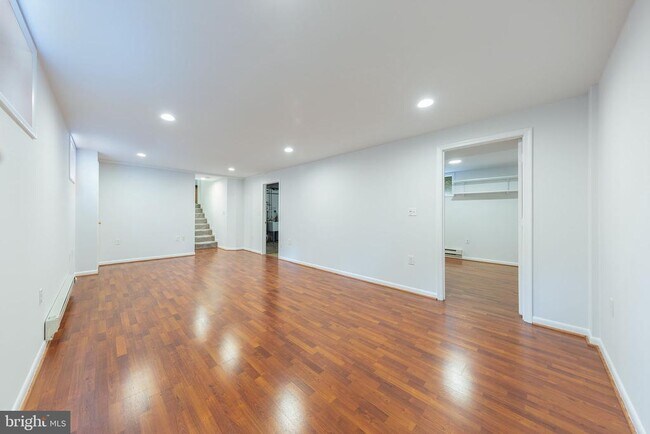 Building Photo - 615 Smallwood Rd