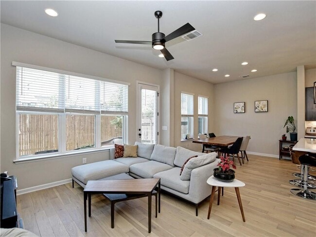 Building Photo - 13606 Cibolo Trace