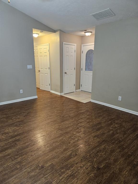 Building Photo - 305 Dalton Ct