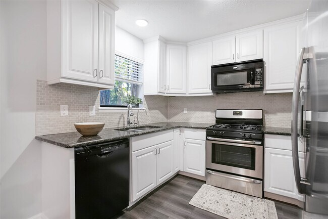 Building Photo - 56 E White Willow Cir