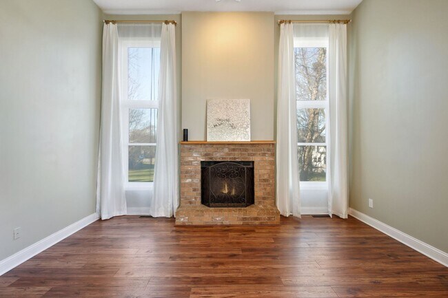 Building Photo - Pet-Friendly 3BR, 1/3.4 Home in Apple Vall...