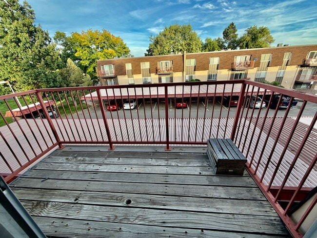 Building Photo - Quiet & Private Condo Retreat in the Heart...
