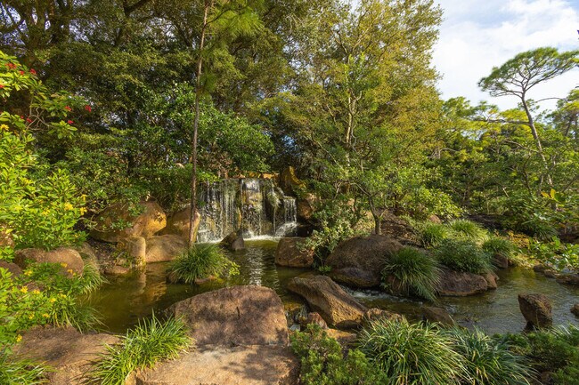 Building Photo - 299 SW 7th St