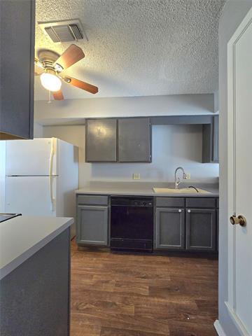 Building Photo - 5807 Shadydell Dr