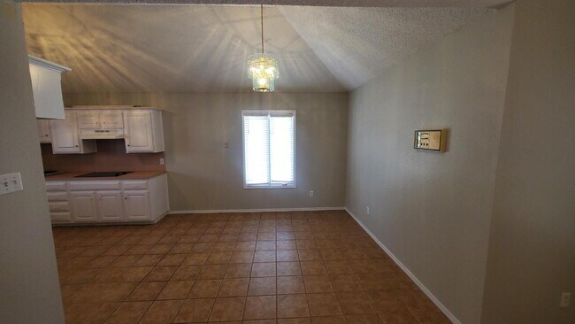 Building Photo - Spacious Townhome Southwest Lubbock