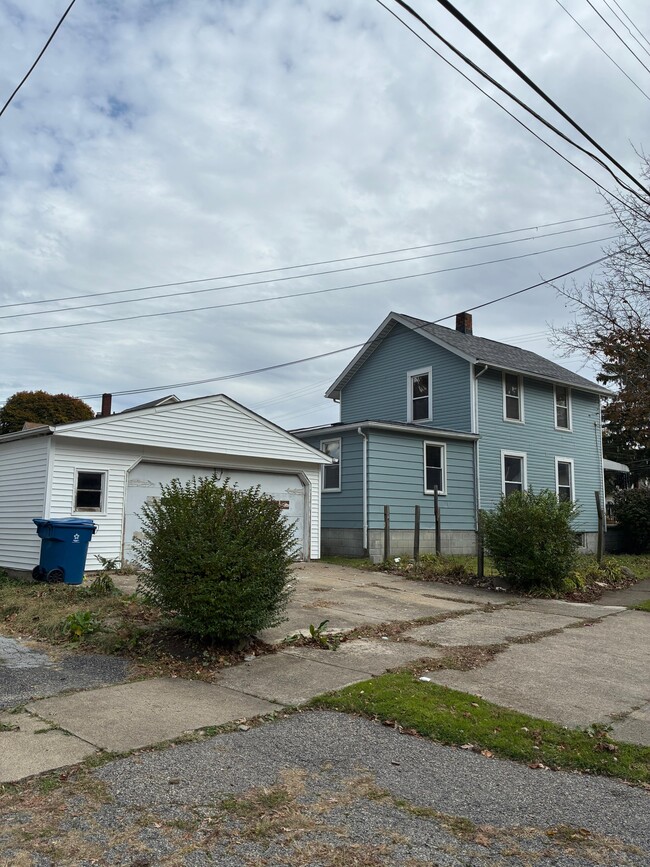 Building Photo - 189 E Prospect St