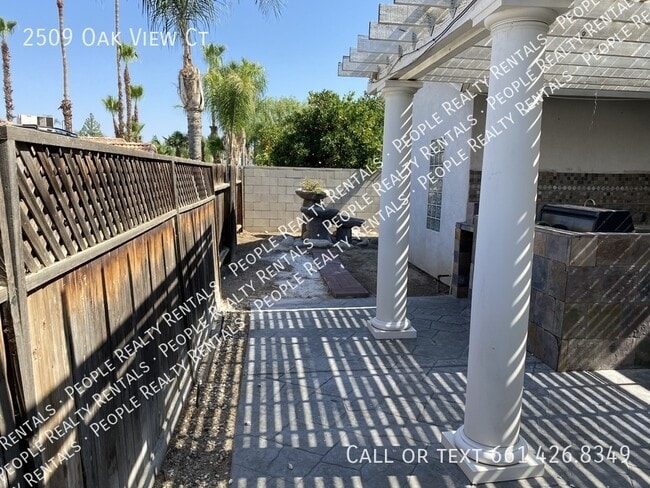 Building Photo - 2509 Oak View Ct