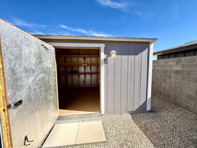 Building Photo - Beautiful 2023 Build | 3 Bed, 2 Bath | Solar + Premium Upgrades | Landscaping Included